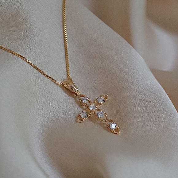11thstreet Jewelry - Crystal Cross Necklace | 18k Gold Filled